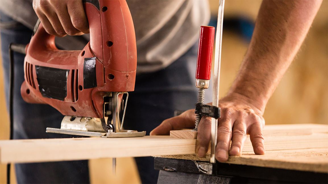 El mejor equipo para cortar curvas en madera gruesa