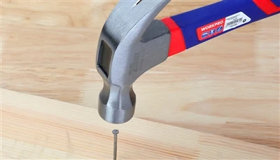 El martillo de garra curvo de fibra de vidrio de 12 oz de WORKPRO: una herram...