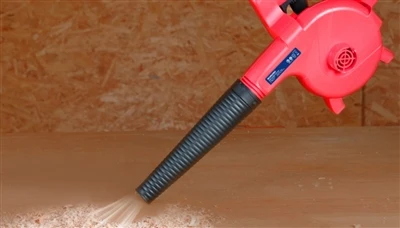 ¡Utilice el barrido para localizar los sopladores de hojas superiores!